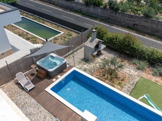 Villa Hedonist Seget Vranjica Buitenkant foto