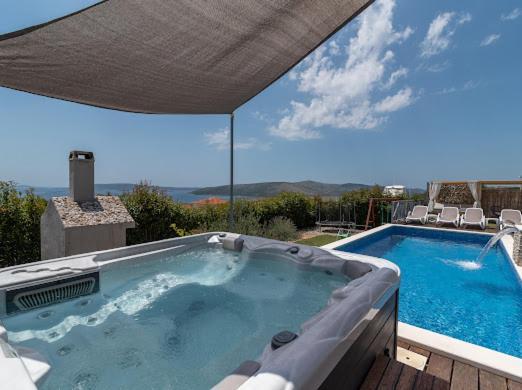 Villa Hedonist Seget Vranjica Buitenkant foto