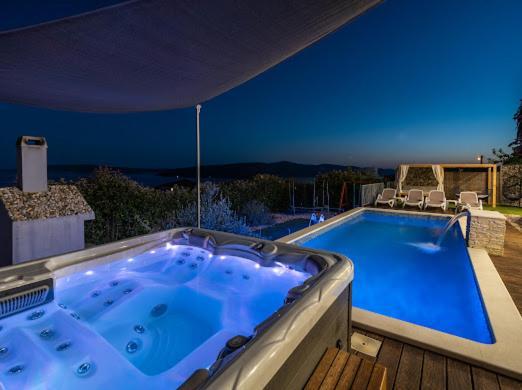 Villa Hedonist Seget Vranjica Buitenkant foto