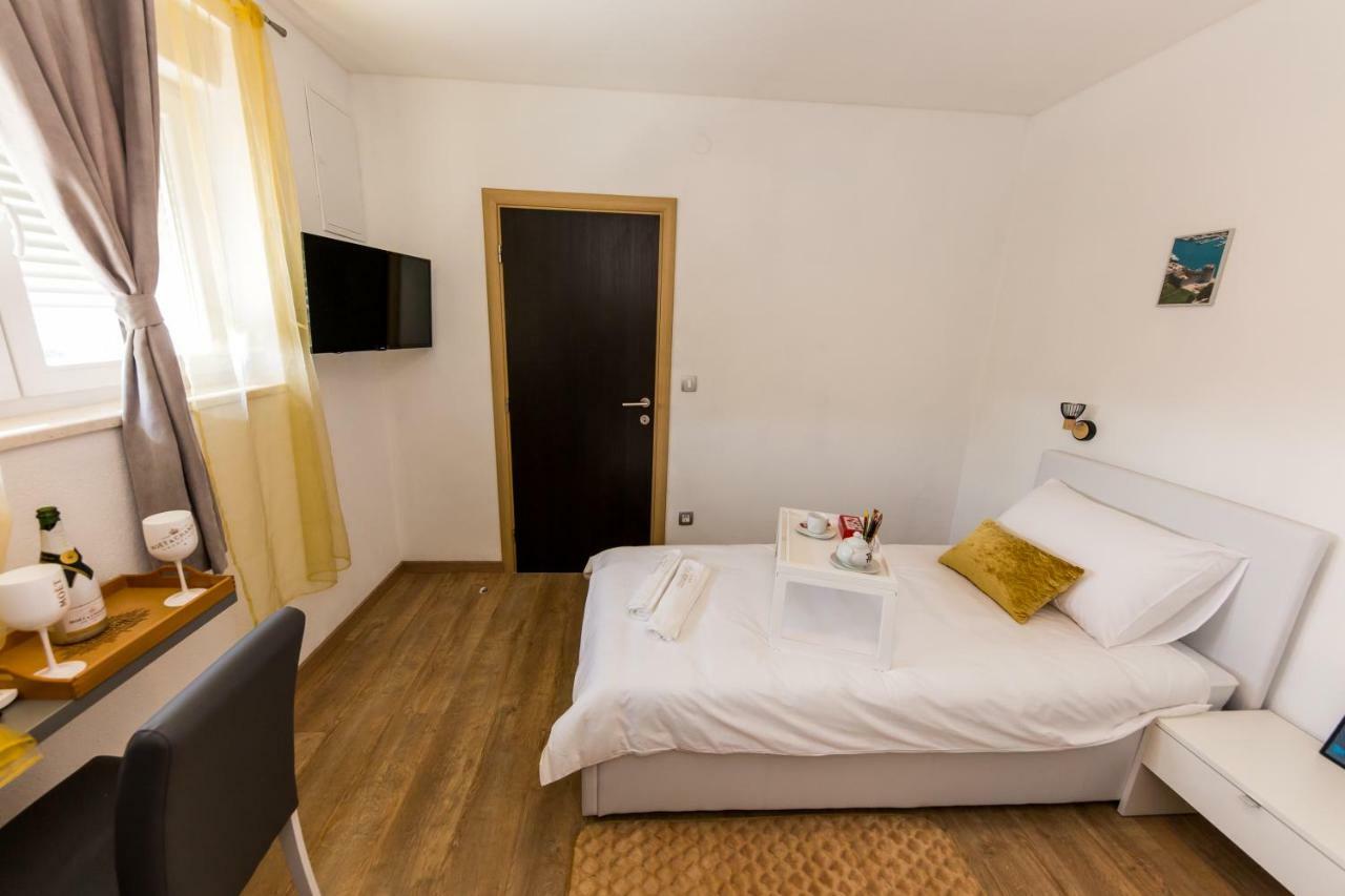 Villa Hedonist Seget Vranjica Buitenkant foto